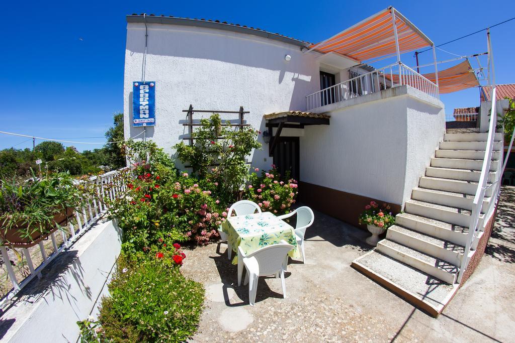 Apartments Stefanovski Paradiso Veli Lošinj Oda fotoğraf