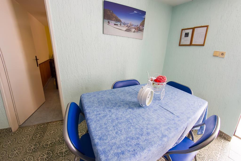 Apartments Stefanovski Paradiso Veli Lošinj Oda fotoğraf